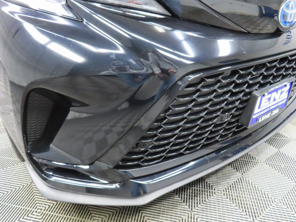 Used 2025 Toyota Sienna XSE image 40