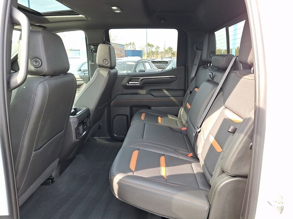 Used 2022 GMC Sierra 1500 AT4 w/ Technology Package image 10