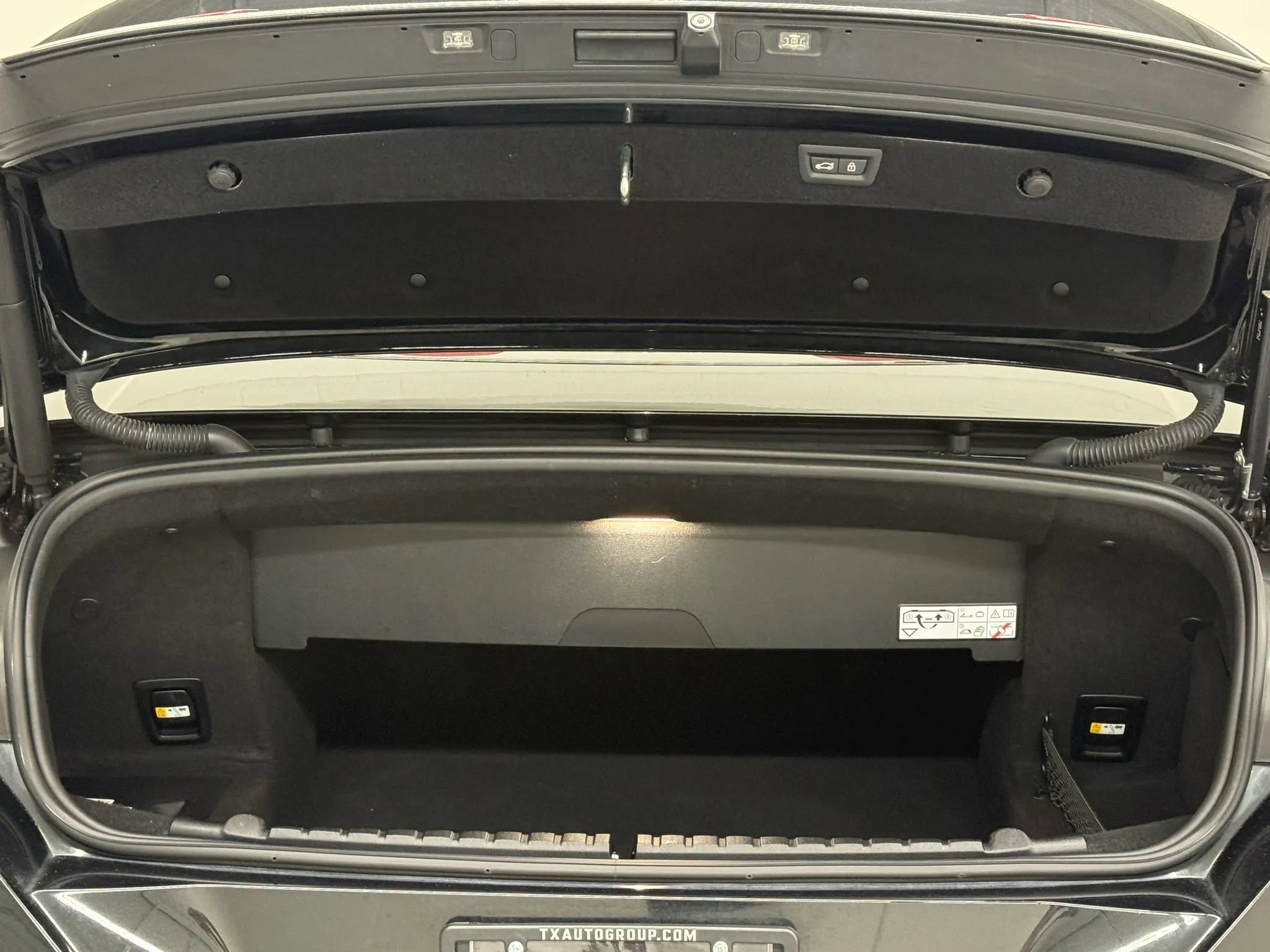 Used 2020 BMW M8 Convertible 2D w/ M Driver's Package image 33