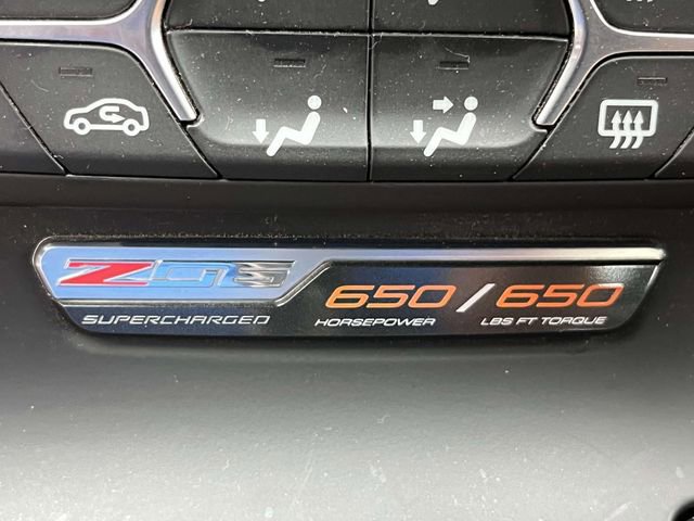 Used 2015 Chevrolet Corvette Z06 w/ 3LZ Preferred Equipment Group image 28