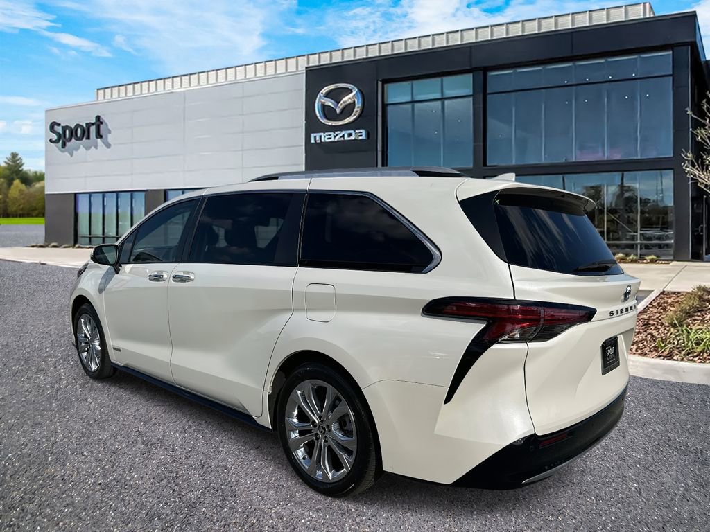 Used 2021 Toyota Sienna Platinum image 5