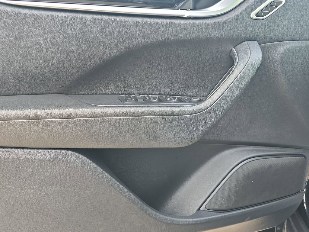 Used 2018 Maserati Levante image 26