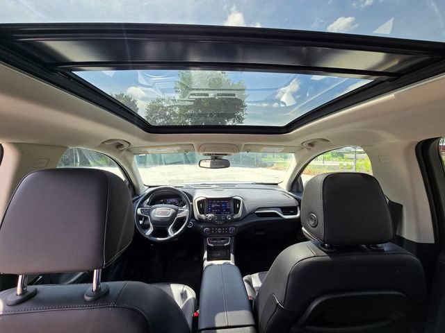 Used 2023 GMC Terrain Denali w/ Denali Premium Package AWD/4WD image 14