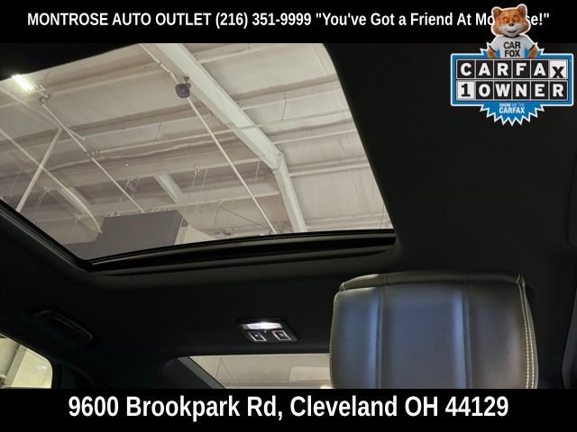 Used 2024 Land Rover Discovery Dynamic SE AWD/4WD image 25