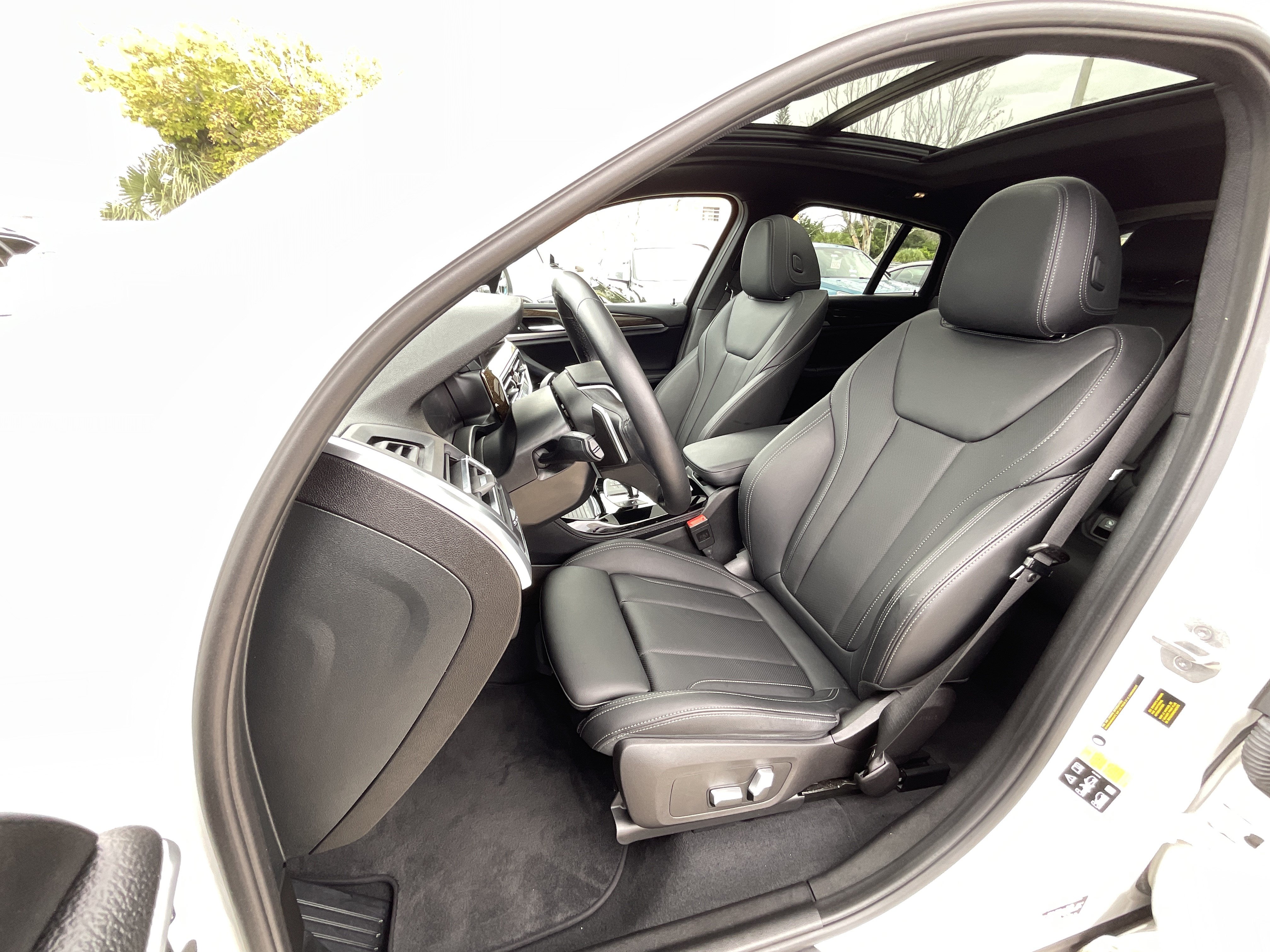 Used 2022 BMW X4 xDrive30i AWD/4WD image 11