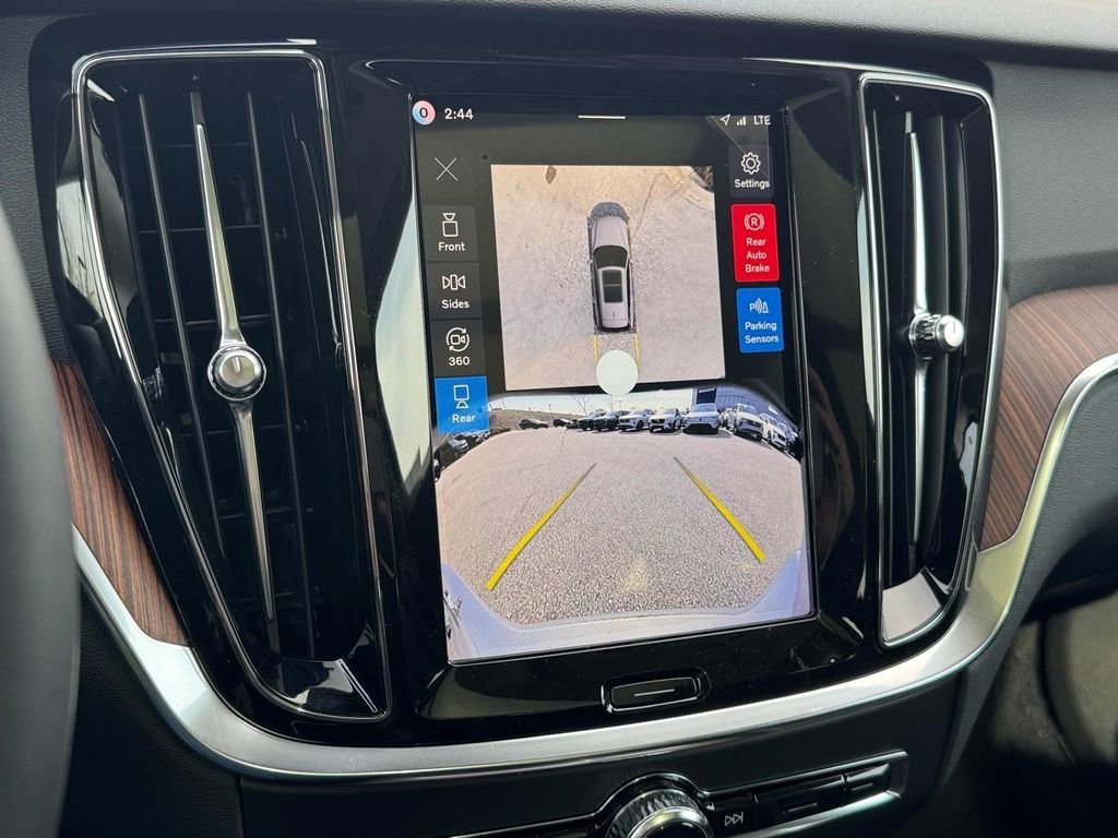 New 2026 Volvo V60 B5 Cross Country Plus w/ Climate Package image 20