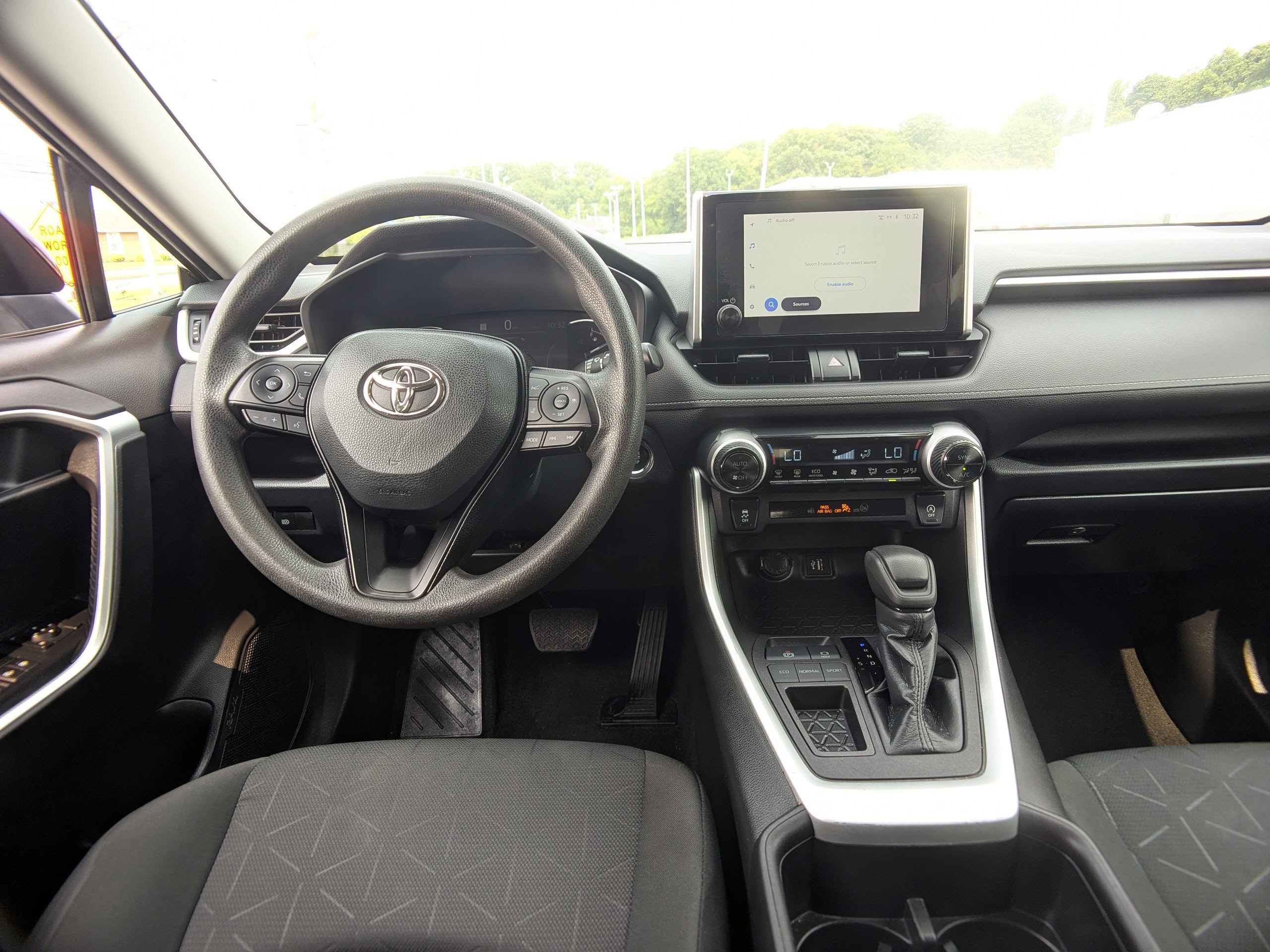 Used 2023 Toyota RAV4 XLE FWD image 14