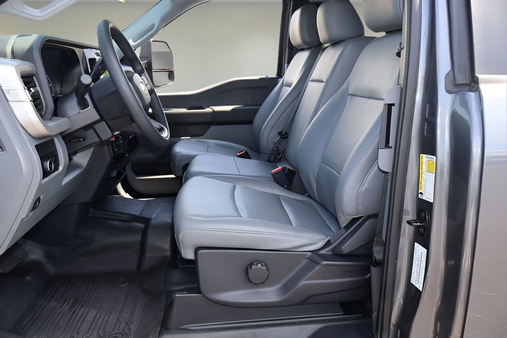 Used 2023 Ford F250 XL w/ Snow Plow Prep Package AWD/4WD image 11