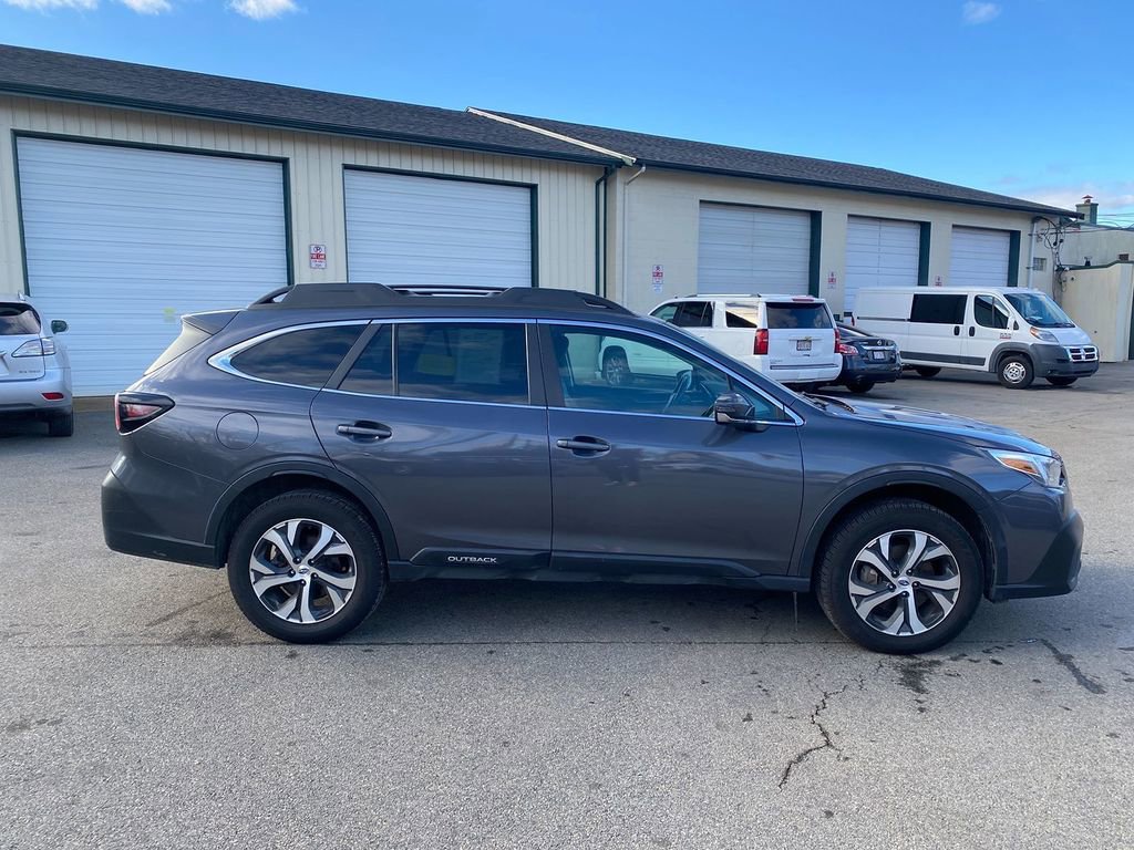 Used 2022 Subaru Outback Limited image 4
