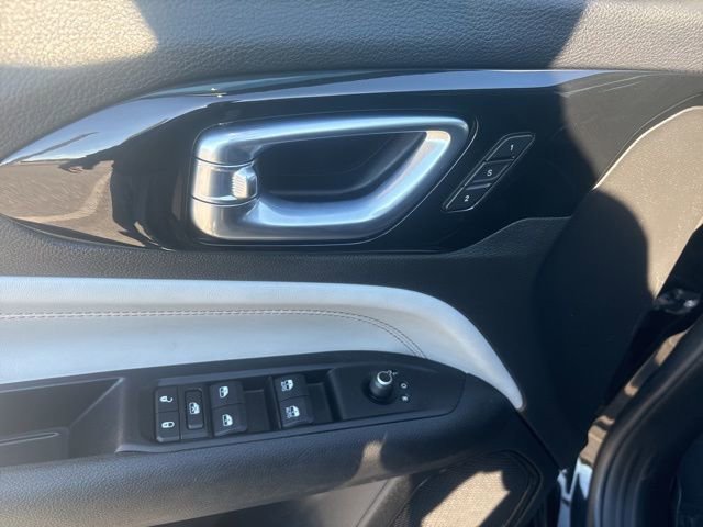 Used 2022 Jeep Compass Limited w/ Elite Group image 12