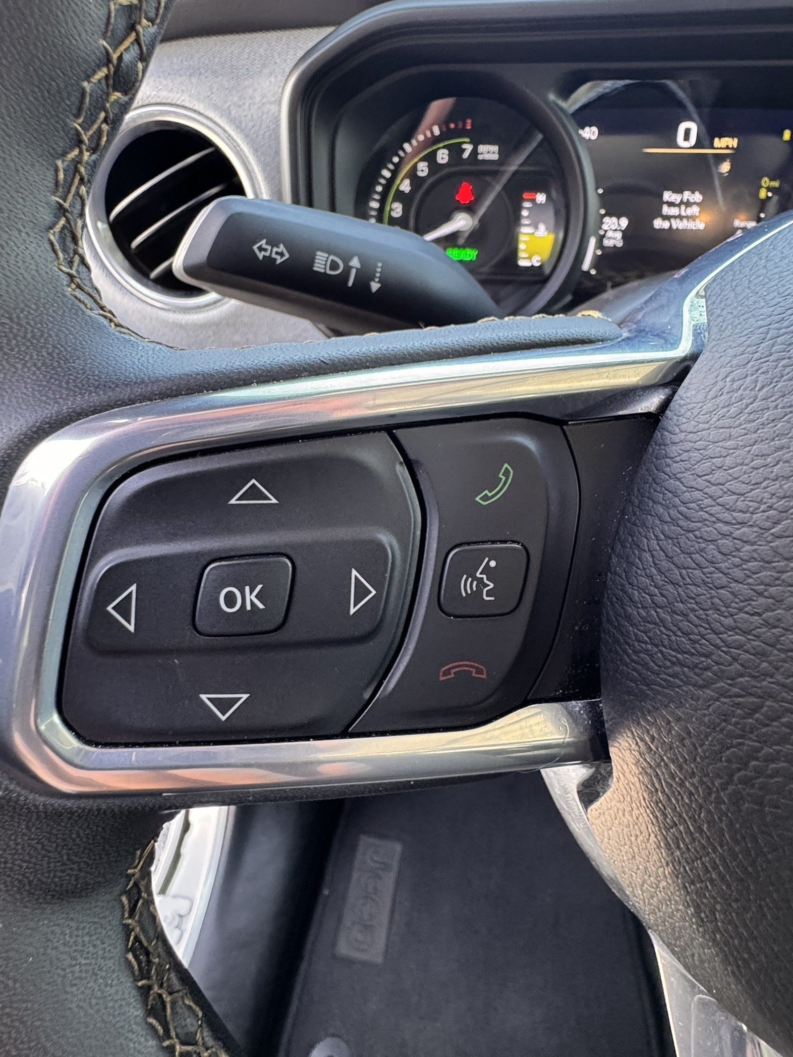 Used 2024 Jeep Wrangler Unlimited Sahara AWD/4WD image 17