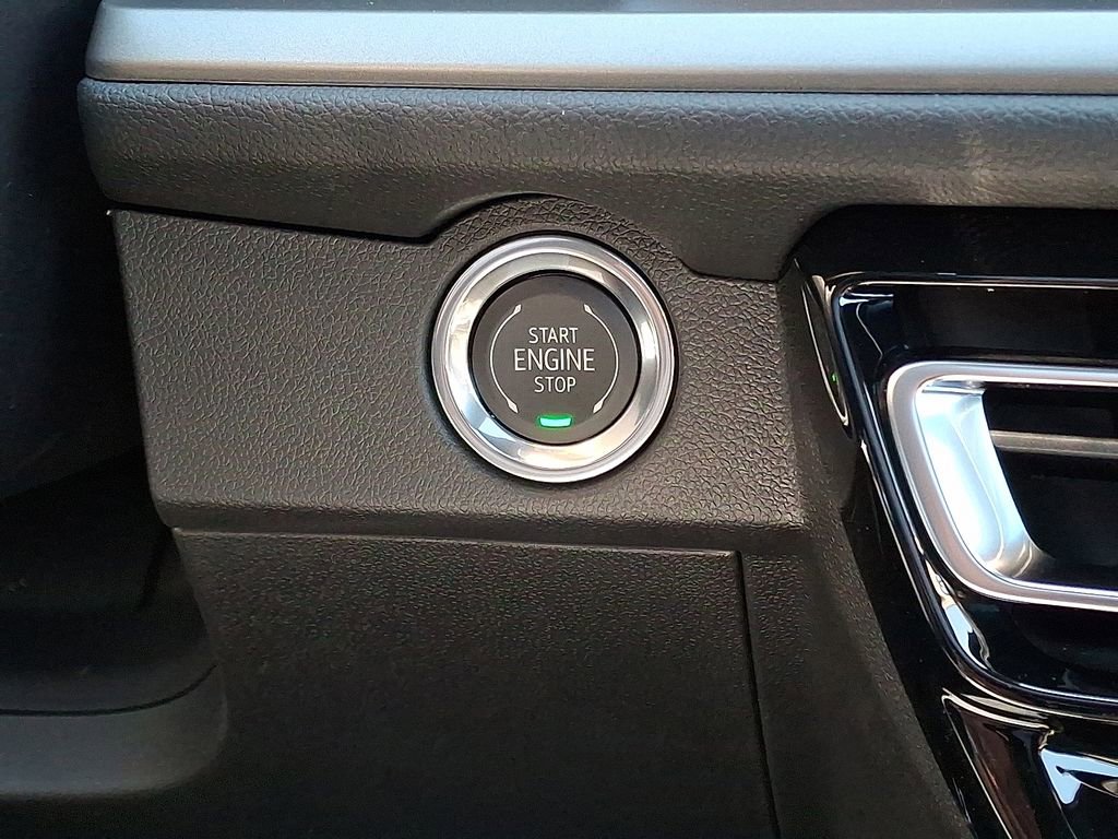 New 2025 Chevrolet Traverse LT w/ Sun and Wheel Package image 15