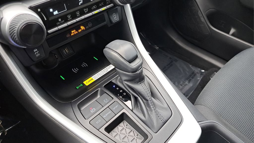 Certified 2025 Toyota RAV4 LE image 18