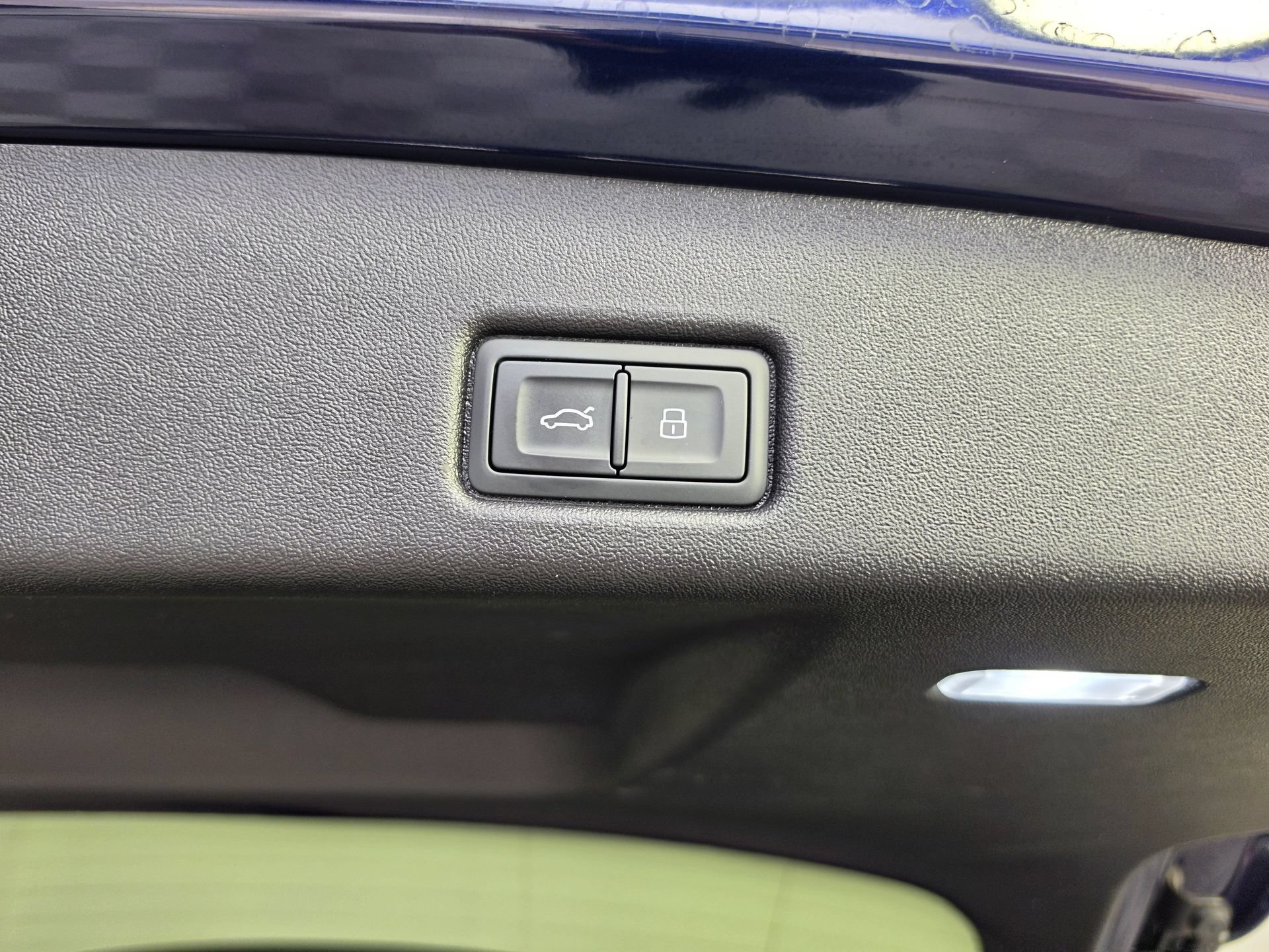 Used 2025 Audi Q5 Premium w/ Convenience Package AWD/4WD image 14