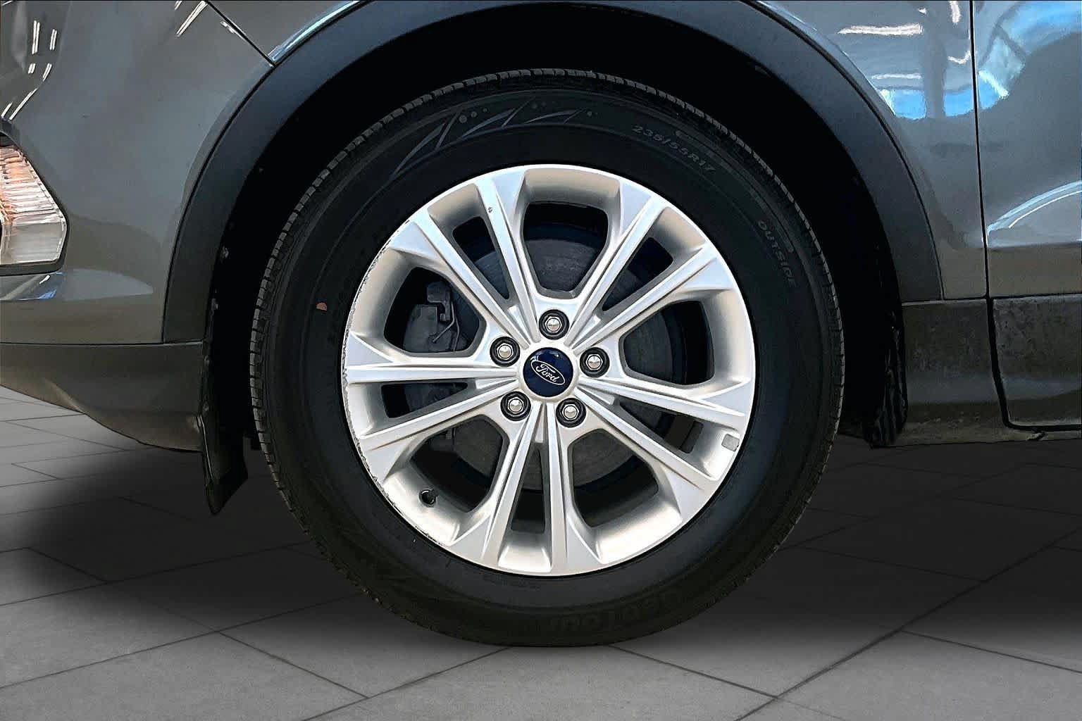 Used 2017 Ford Escape SE FWD image 10