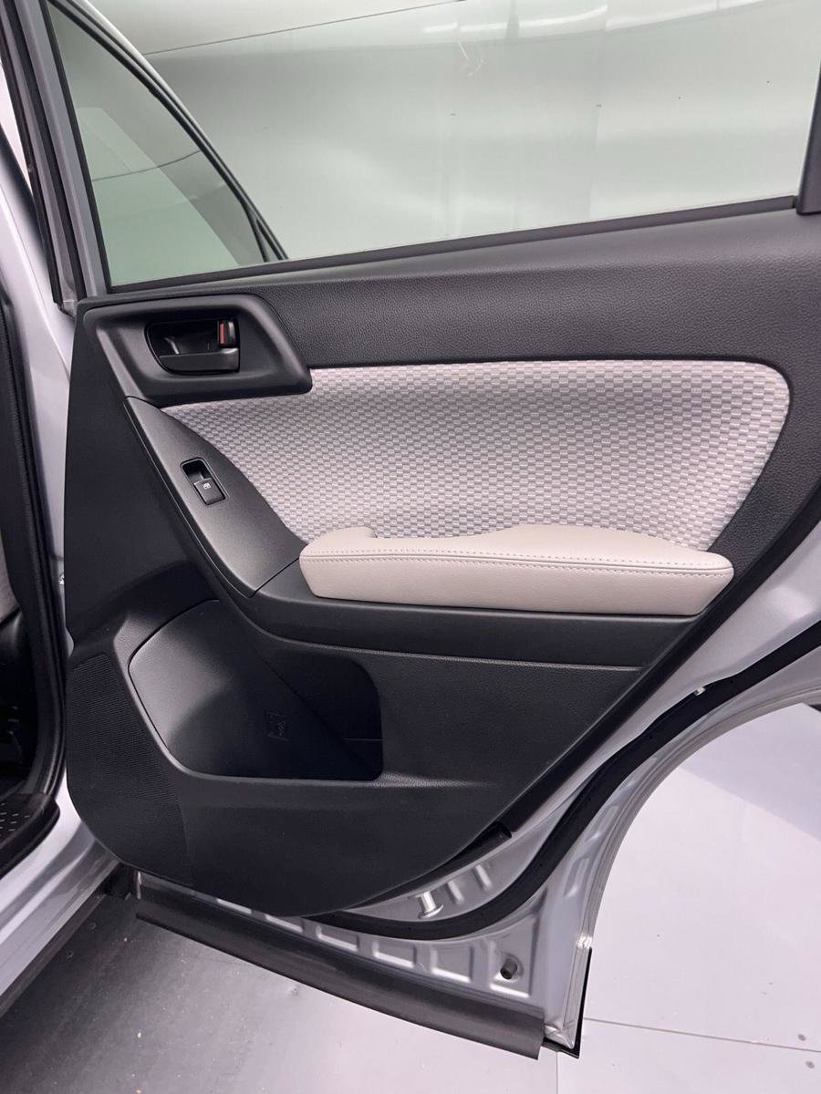 Used 2018 Subaru Forester 2.5i Premium AWD/4WD image 34