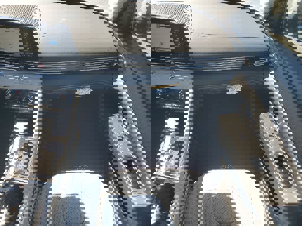 New 2026 Hyundai Elantra Limited image 15