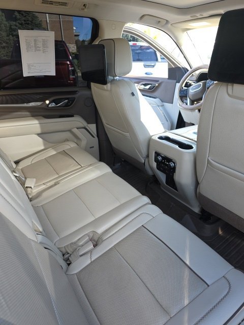 Used 2021 GMC Yukon XL Denali w/ Denali Ultimate Package AWD/4WD image 12