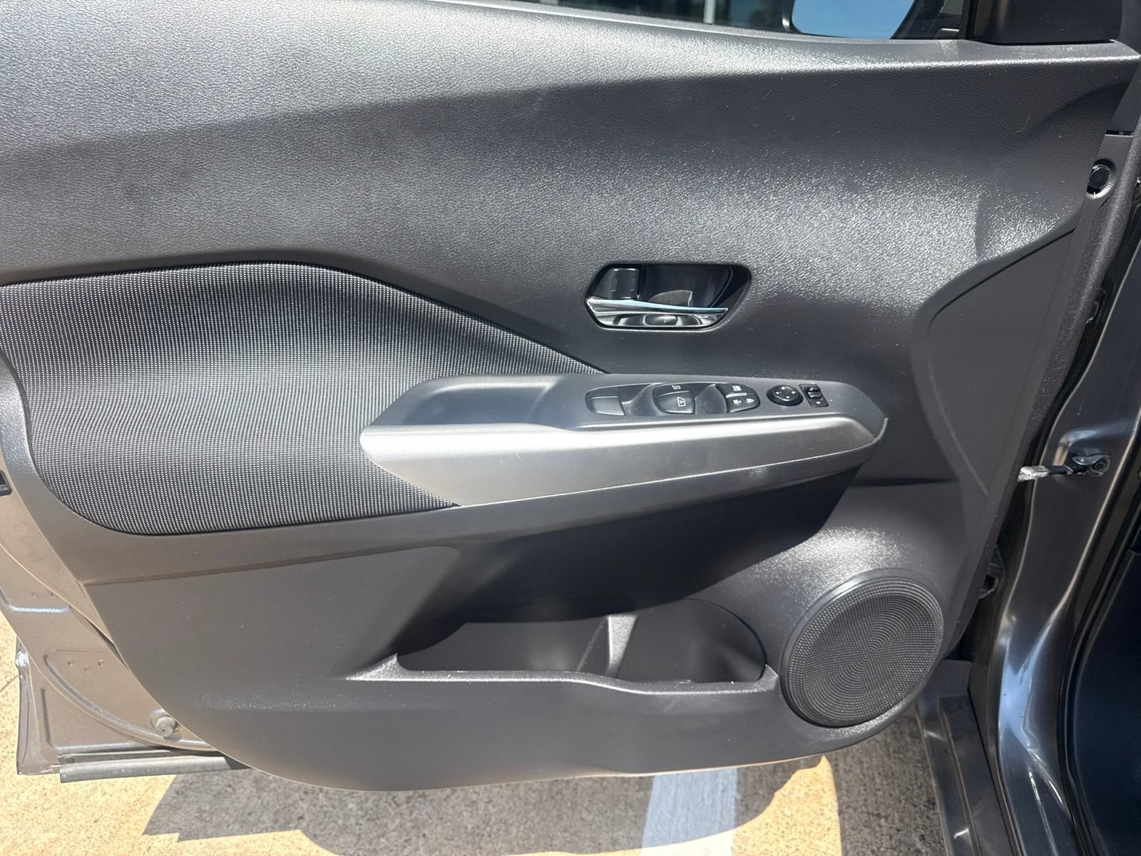 Used 2019 Nissan Kicks SV FWD image 11