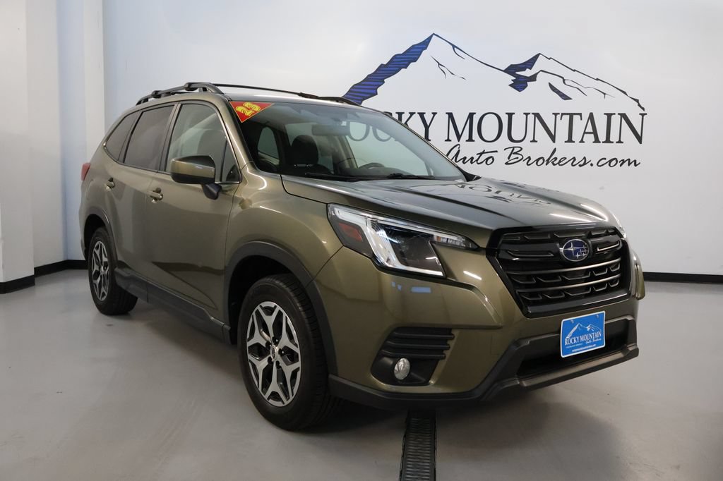 Used 2023 Subaru Forester Premium AWD/4WD image 1