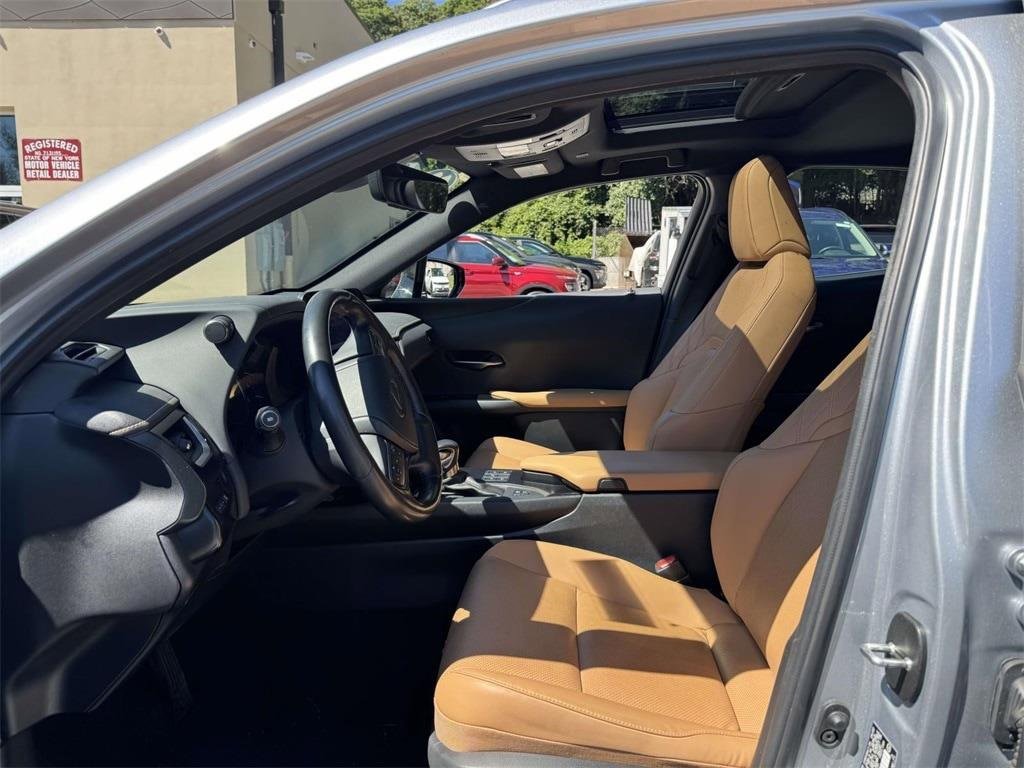 Used 2023 Lexus UX 250h AWD w/ Premium Package image 21