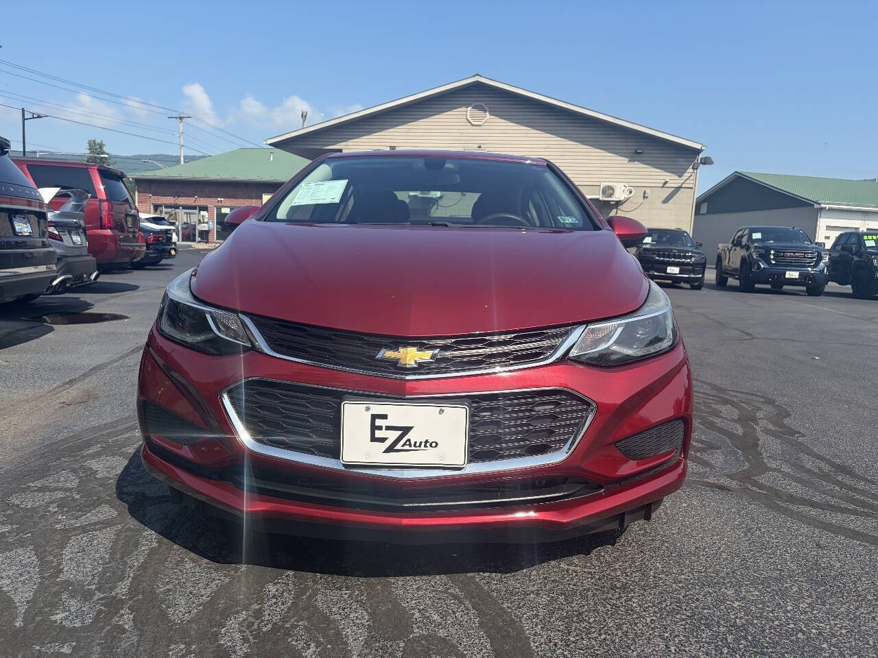 Used 2017 Chevrolet Cruze LT w/ Convenience Package FWD image 4