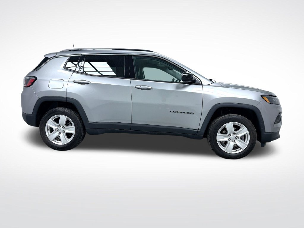 Used 2022 Jeep Compass Latitude w/ Convenience Group AWD/4WD image 10