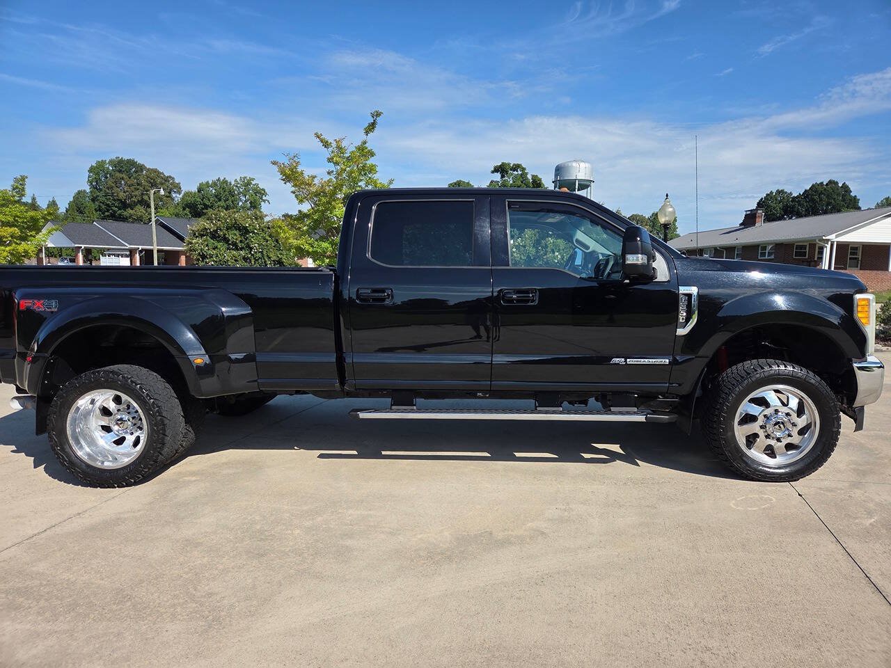 Used 2017 Ford F350 Lariat w/ Lariat Ultimate Package AWD/4WD image 5