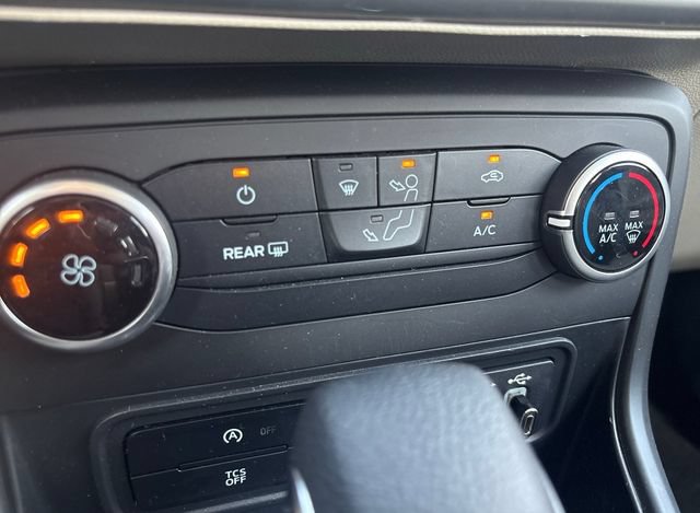 Used 2021 Ford EcoSport S AWD/4WD image 24
