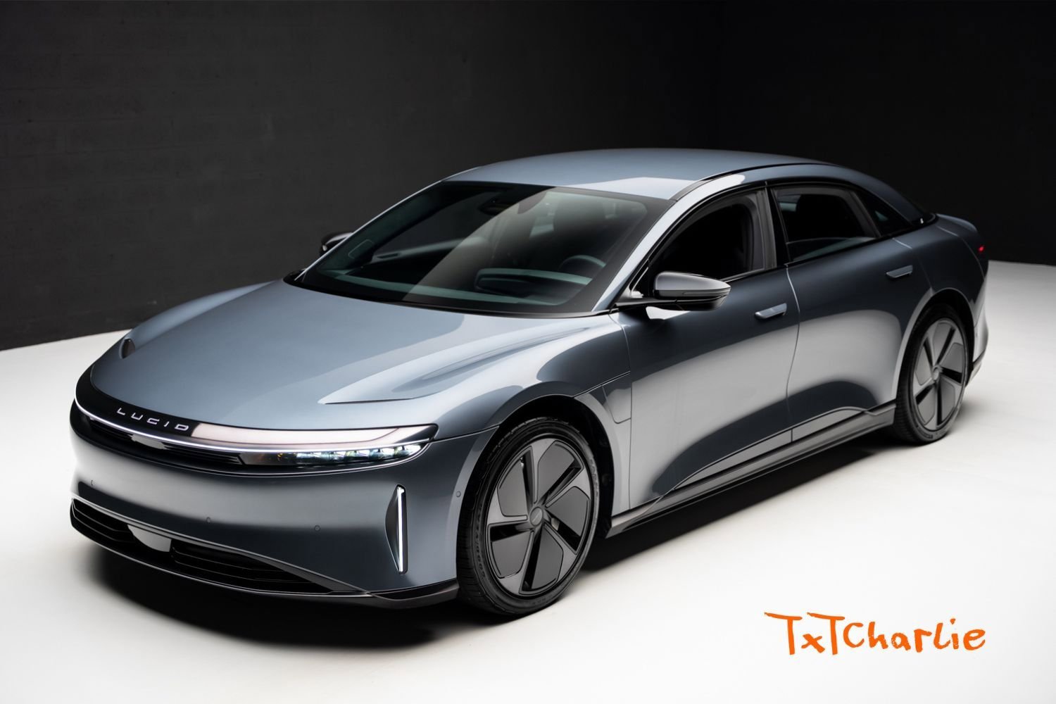Used 2025 Lucid Air Pure image 1