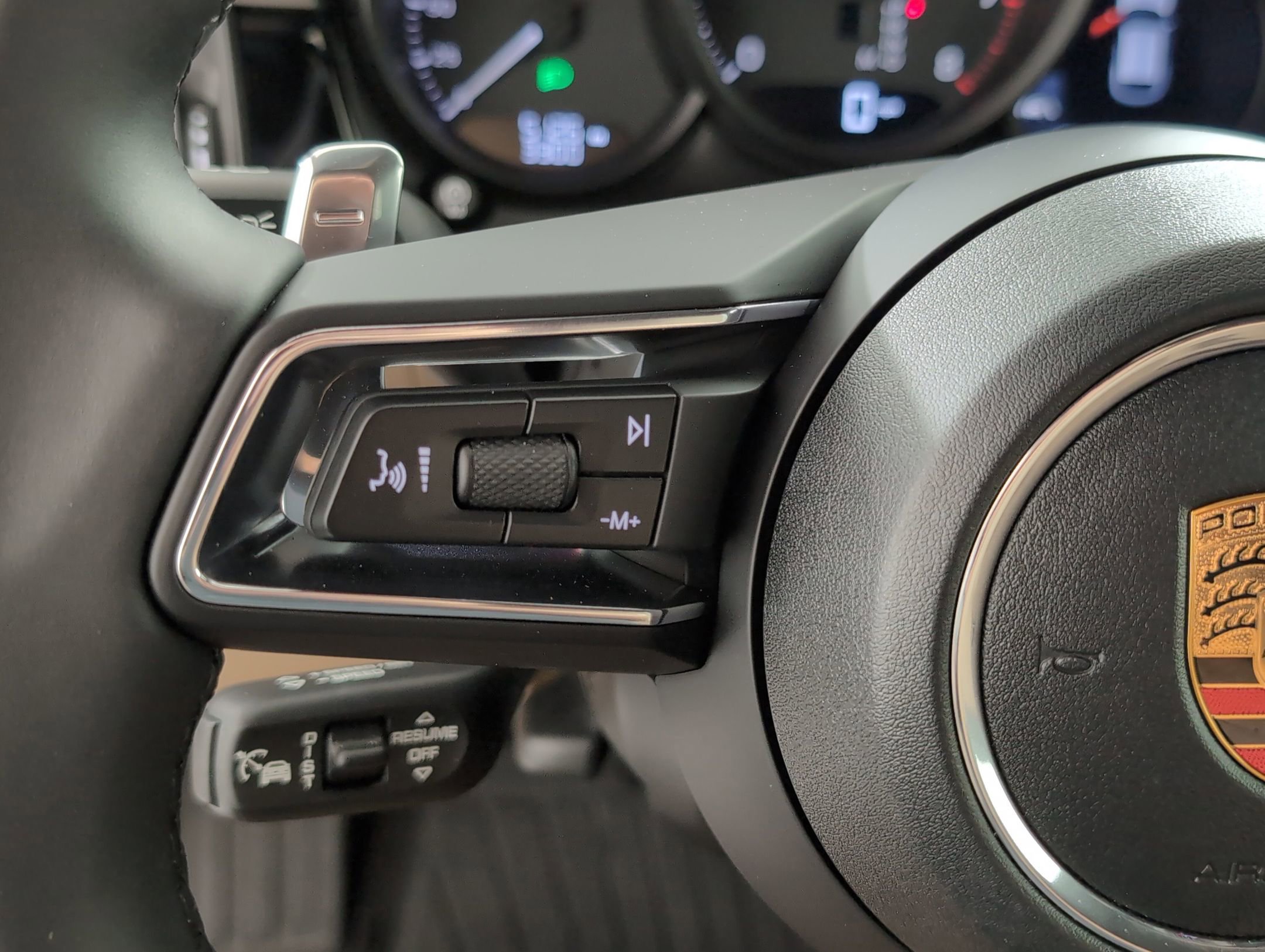 Certified 2025 Porsche Macan image 22