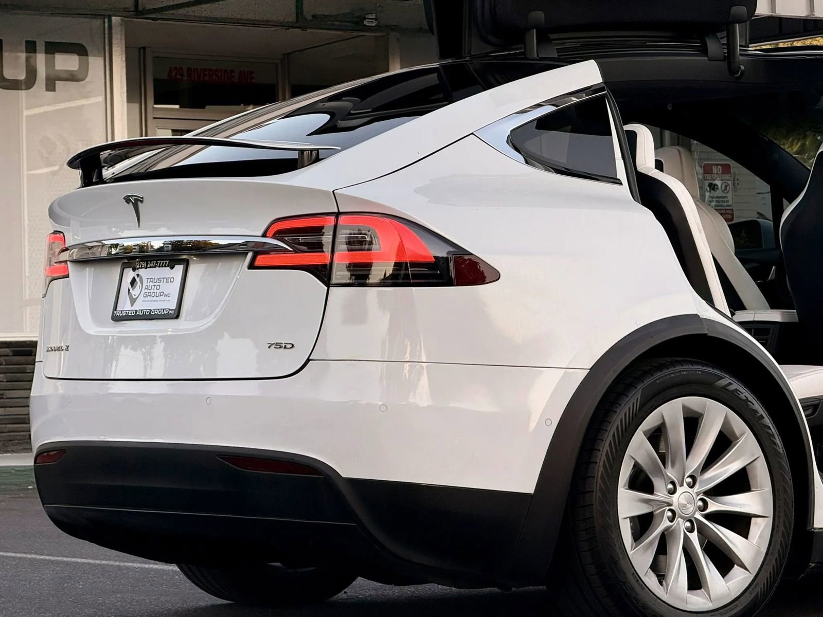 Used 2018 Tesla Model X 75D AWD/4WD image 9