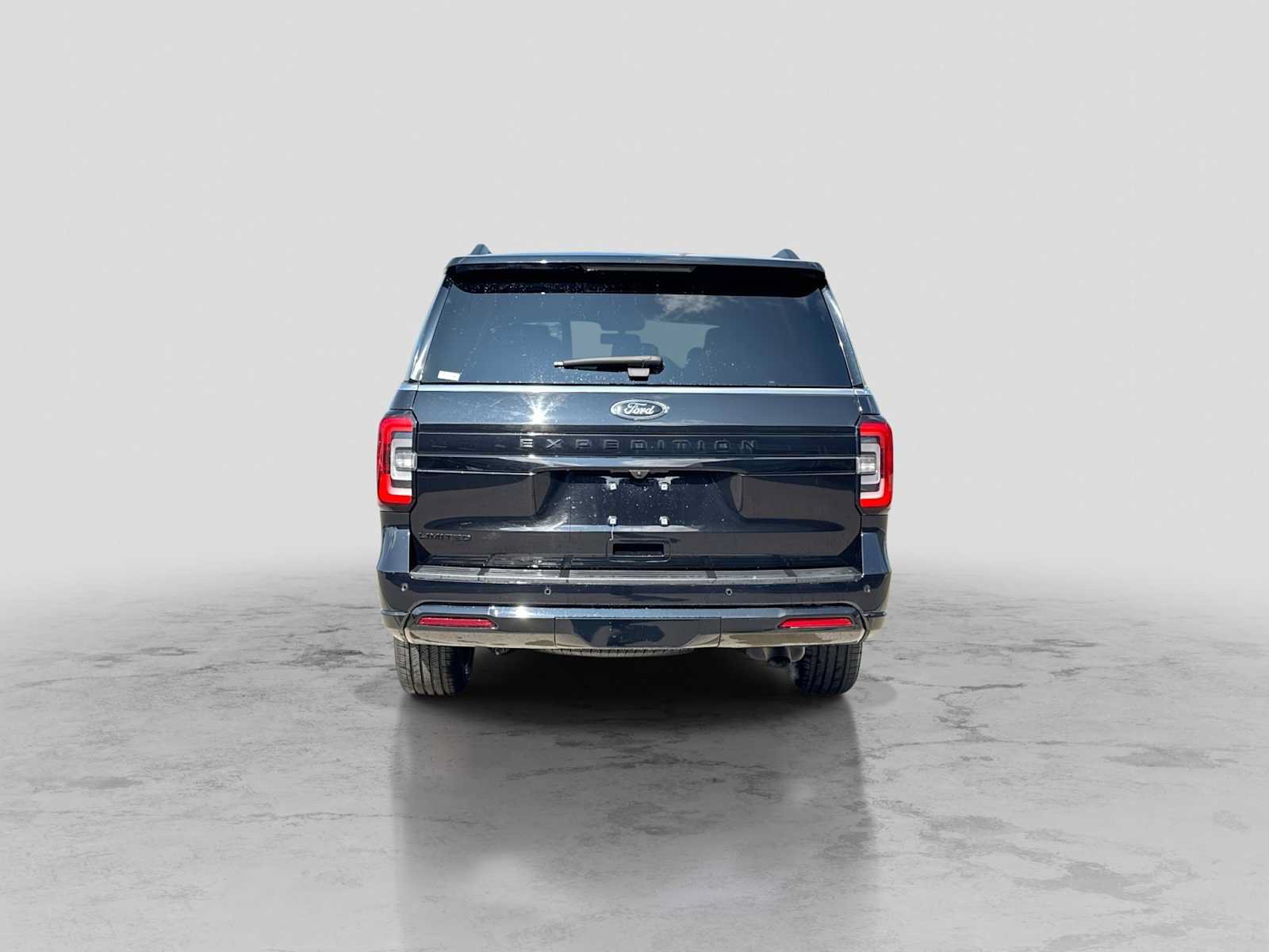 Used 2023 Ford Expedition Limited AWD/4WD image 5
