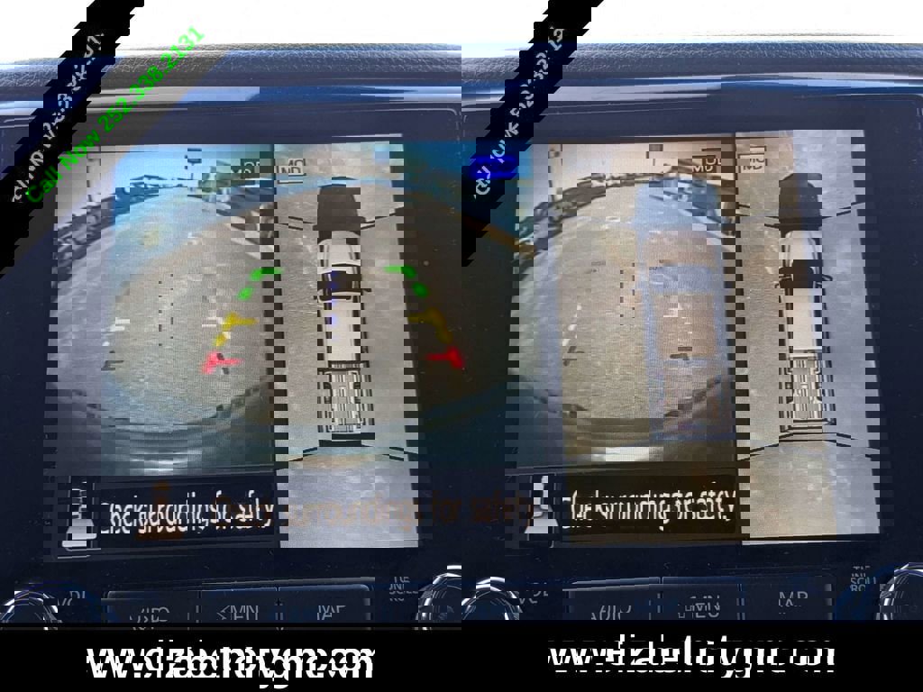 Used 2021 Nissan Titan PRO-4X w/ Pro-4x Convenience Package image 34