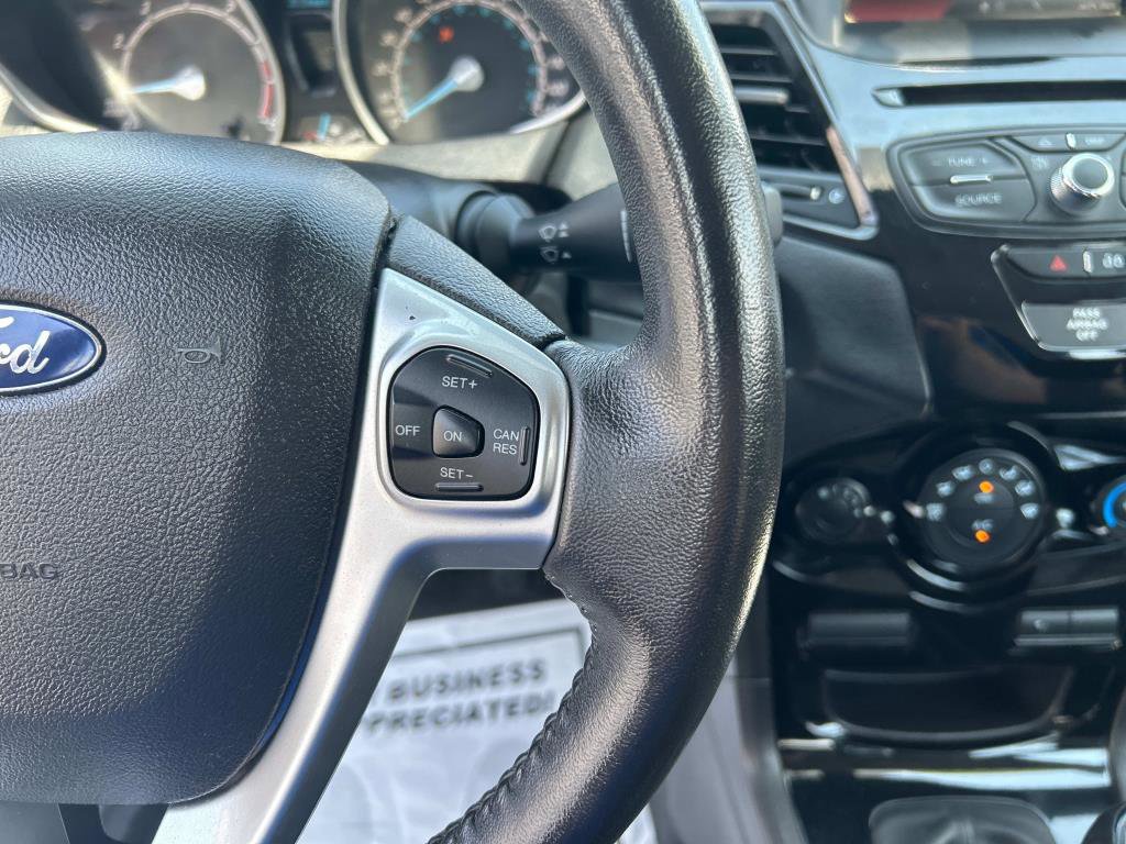 Used 2015 Ford Fiesta SE image 25