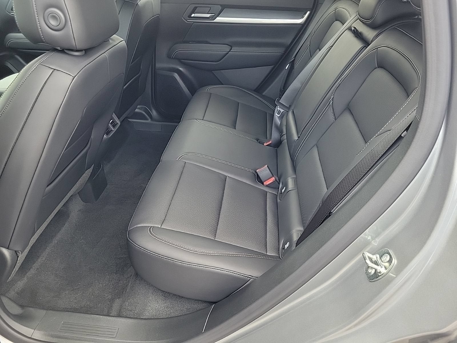 New 2027 GMC Terrain Elevation w/ Elevation Premium Package FWD image 9