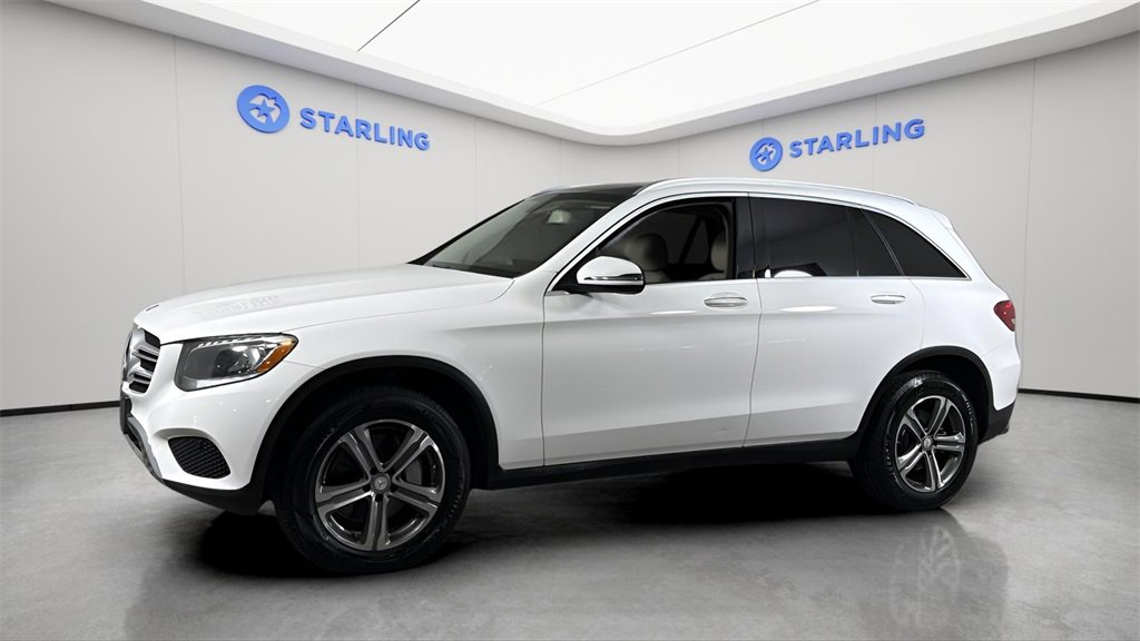 Used 2017 Mercedes-Benz GLC 300 4MATIC image 2