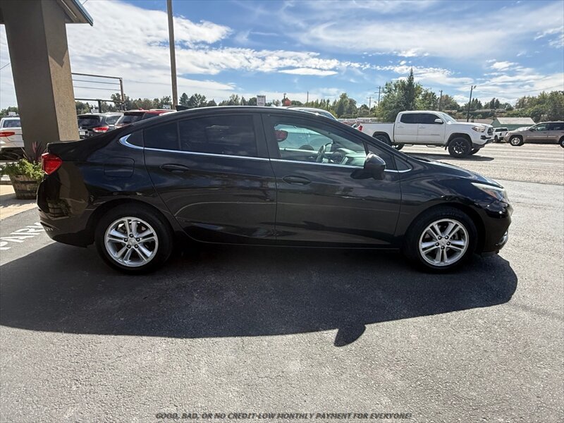 Used 2017 Chevrolet Cruze LT FWD image 8