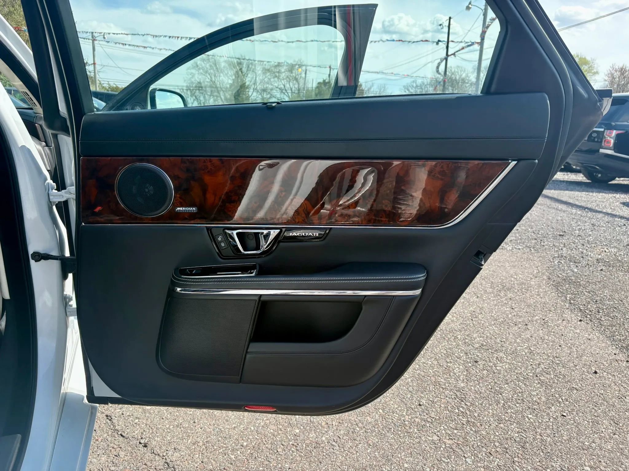 Used 2016 Jaguar XJ L Portfolio RWD image 14