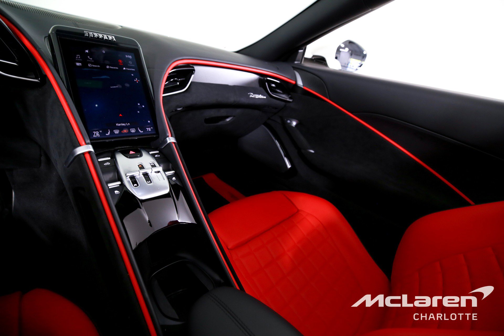 Used 2024 Ferrari Roma Spider image 16