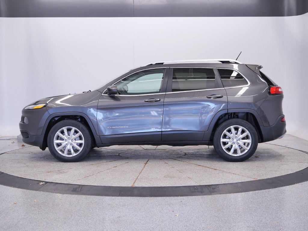 Used 2015 Jeep Cherokee Limited w/ Trailer Tow Group AWD/4WD image 2