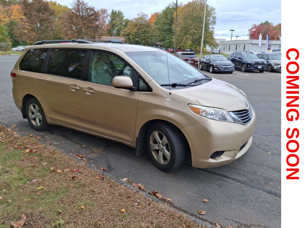 Used 2011 Toyota Sienna LE w/ Towing Pkg FWD image 4