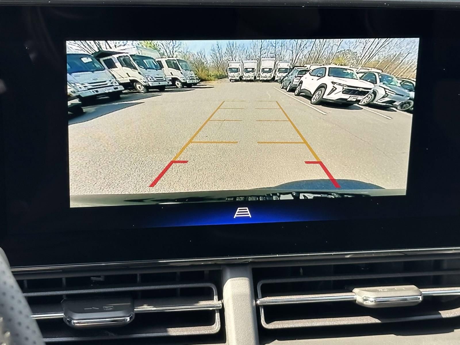 New 2026 Chevrolet Trax RS w/ Sunroof Package FWD image 11