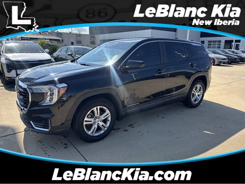 Used 2024 GMC Terrain SLE w/ LPO, Floor Liner Package image 1