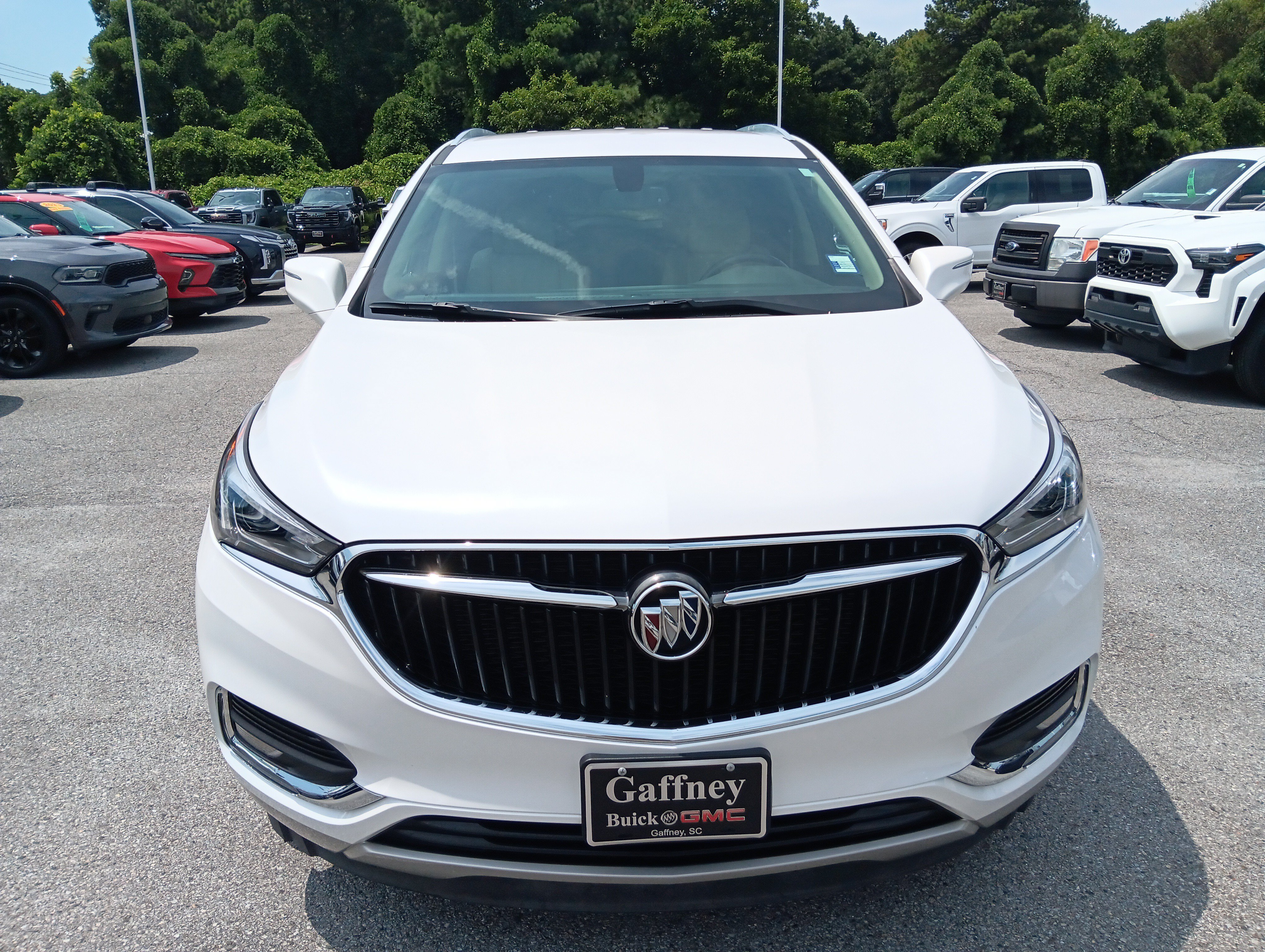 Used 2020 Buick Enclave Essence w/ Sound and Sites Package FWD image 9