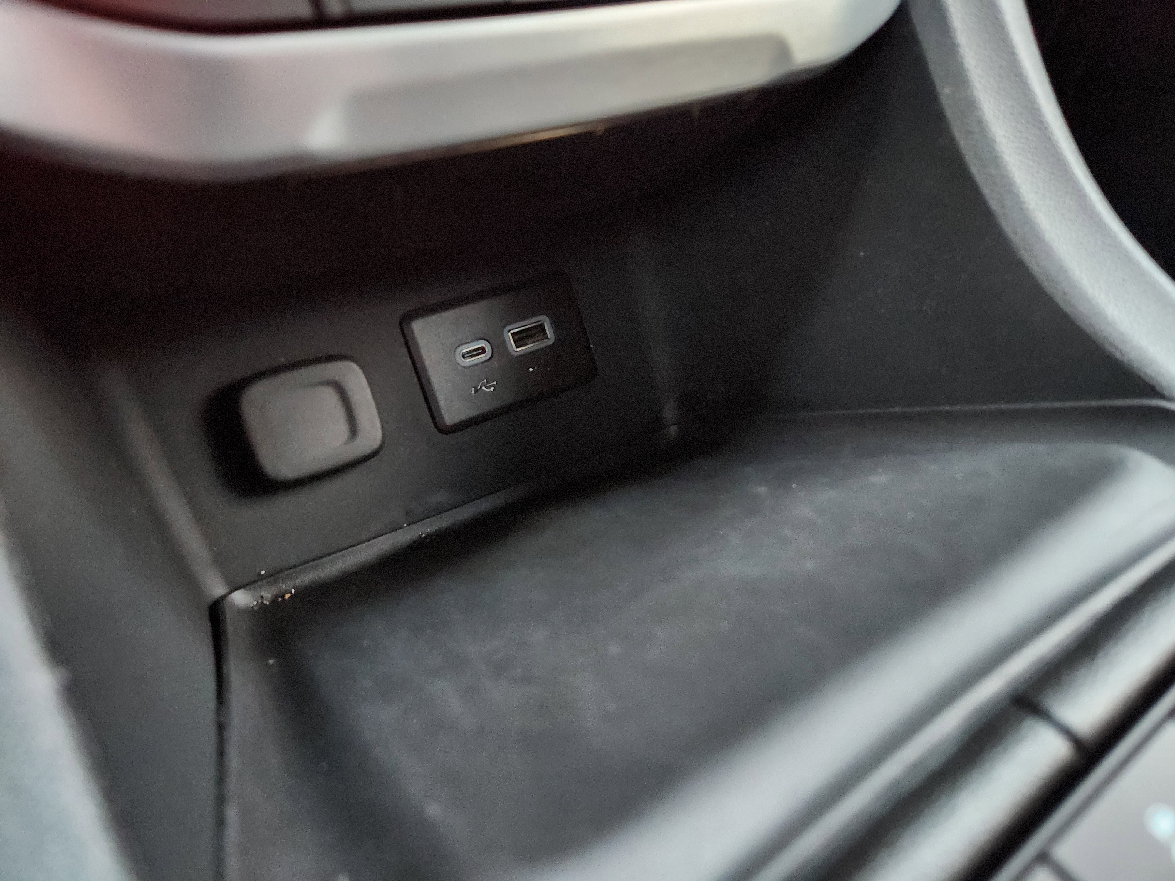 Used 2023 GMC Acadia SLE w/ LPO, Floor Liner Package image 26