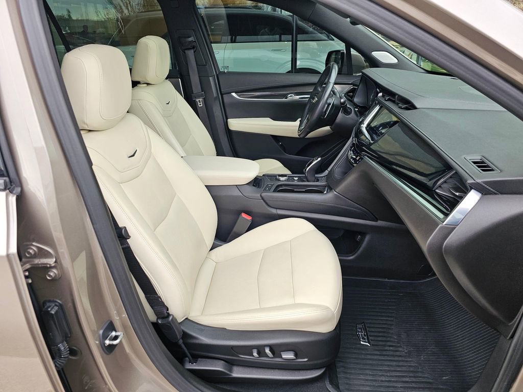 Used 2023 Cadillac XT6 Sport AWD/4WD image 11