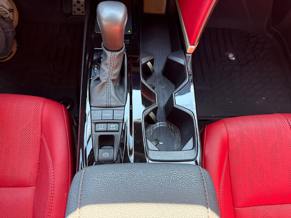 Used 2025 Toyota Camry XSE FWD image 23