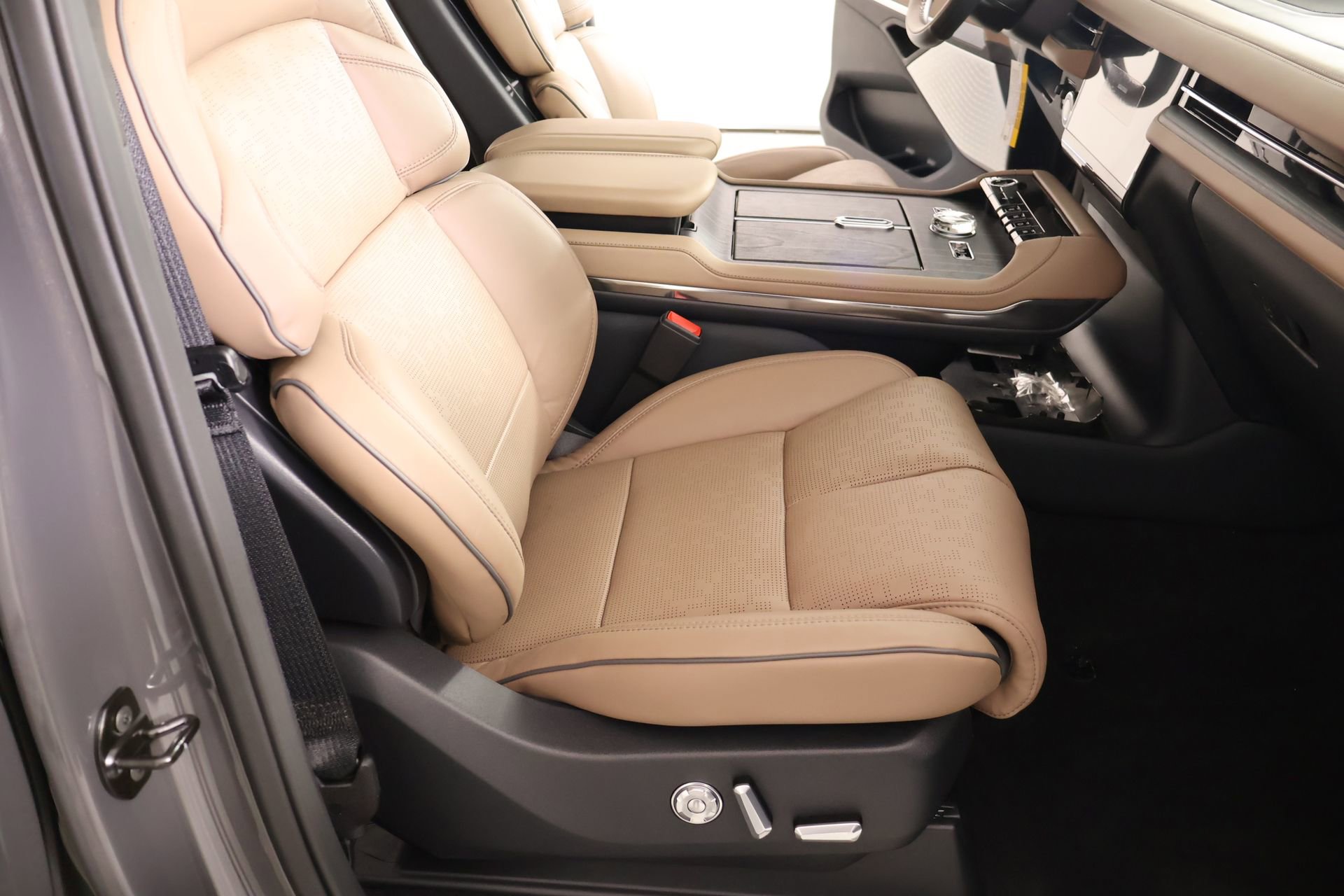 New 2026 Lincoln Navigator Black Label image 15