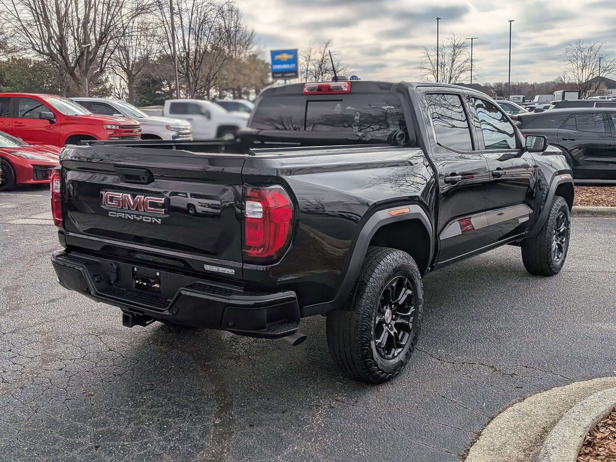Certified 2024 GMC Canyon Elevation w/ Elevation Premium Package image 9